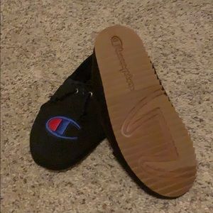 Champion Men’s Slippers.
